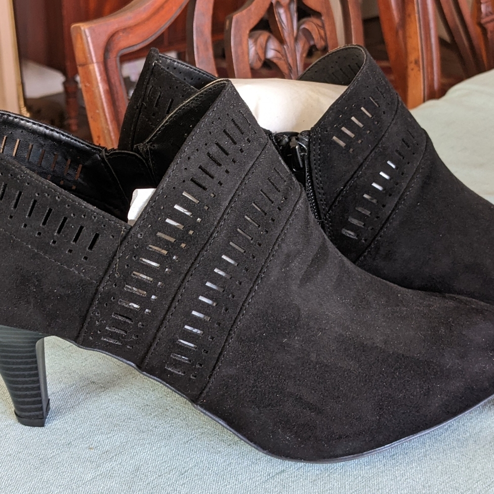 Karen Scott black booties